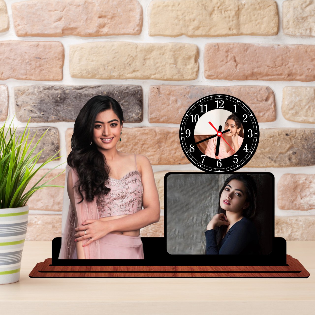 Send Lovingly Crafted Photo Clock Gift Online, Rs.650 | FlowerAura